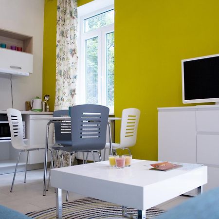 Apartments & Rooms Flowers Ζάγκρεμπ Δωμάτιο φωτογραφία